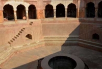 এই কুয়োর সিঁড়িতে পা দিলেই মৃত্যু অনিবার্য!