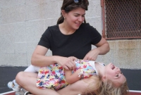 কাতুকুতু দিলেই তো হেসে গড়িয়ে পড়েন, কেন এমন হয়, ব্যাখ্যা দিয়েছেন বিজ্ঞানীরা?