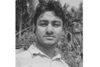 বন্ধু হচ্ছে চাঁদের মতো