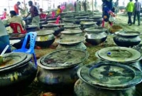 টুঙ্গিপাড়ায় ৩৫ হাজার মানুষের চাটগাঁইয়া মেজবান টুঙ্গিপাড়ায় ৩৫ হাজার মানুষের চাটগাঁইয়া মেজবান