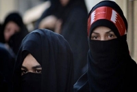 বোরকা পড়া নিষিদ্ধ করে ইসলামিক ধর্মাবলম্বী মহিলাদের অন্তরে আঘাত দিয়েছে যারা