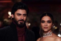 রণবীর রেখে ফাওয়াদ খানের সাথে স্পেনে ছুটি কাটাতে গেলেন দীপিকা