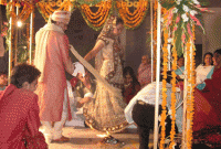 জানেন, হিন্দু বিয়েতে কেন সাত পাকে ঘোরা হয়?