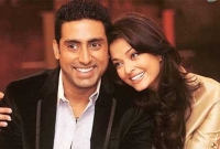 অভিষেক বচ্চনের জন্যই হোলি থেকে দূরে থাকেন করণ জোহর