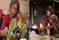 ছেলের সঙ্গে রাগ করে ২২ বছর চা-পান খেয়ে বেঁচে আছেন মা!