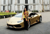 বিশ্বের অন্যতম বিলাসবহুল গাড়ির মালিক এক বাঙালী গৃহবধূ!