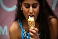 আইসক্রীম চোরের তথ্য দিলেই অর্থ পুরষ্কার