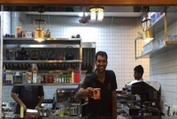 চায়ের দোকানের কাজের লোক থেকে শিল্পপতি!