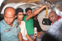 ছাত্রলীগের সঙ্গে সংঘর্ষে ৬ পুলিশ আহত, আটক ১০