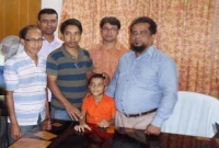  অবশেষে ঠাঁই হলো পাগলি মায়ের সন্তানটির