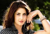 মাত্র ৪ ঘণ্টায় ৫ লাখ ফলোয়ার ক্যাটরিনার!