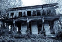 আতঙ্কের বিভীষিকা তাড়া করে বেড়ায় এই বাড়িতে