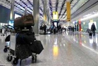 যাত্রা শুরুর মুখে 'আল্লাহ' বলায় তিন যাত্রীকে নামানো হল প্লেন থেকে!