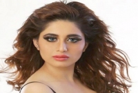 স্বামীর বিরুদ্ধে হেনস্থার নালিশ বলিউড অভিনেত্রীর