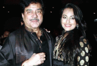 রাজনীতিতে এখন সত্‍ লোকের সংখ্যা খুবই কম : সোনাক্ষী