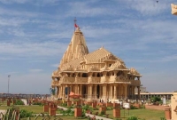 ১৫৬টি বোমার আঘাতেও ধ্বংস হয়নি এই মন্দিরটি!