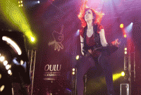 গিটার ছাড়াই গিটার বাজানোর আজব প্রতিযোগিতা!