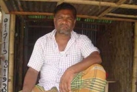 প্রশংসার জোয়ারে ভাসছেন নীলফামারীর সেই মাংস বিক্রেতা