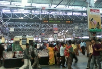 মা হাসপাতালে, ছেলের টাকা কেড়ে নিল জিআরপি?