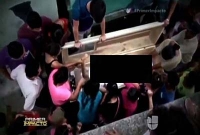 কবর থেকে প্রেমিকার কান্নার আওয়াজ, কবর ভাঙলো প্রেমিক!