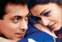 ঐশ্বর্যার থেকে কেন চোখ ফেরাতে পারছিলেন না সালমান? ঐশ্বর্যার থেকে কেন চোখ ফেরাতে পারছিলেন না সালমান?