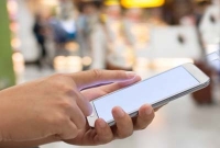 আজব কাণ্ড, মোবাইল কল রিসিভ করলেই অজ্ঞান!  