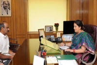 শুধু অফিস সাজাতেই স্মৃতির খরচ ৭০ লক্ষ! শুধু অফিস সাজাতেই স্মৃতির খরচ ৭০ লক্ষ!