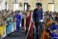 সেরা শিক্ষকের শিরোপা পেলেন অন্ধ স্বামী-স্ত্রী