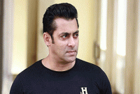 বলিউড সুপারস্টার সালমান প্রতিদিন যেসব খাবার খান