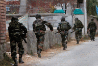 কাশ্মীরে পুলিশ-জঙ্গি গোলাগুলি, মৃত ৫ কাশ্মীরে পুলিশ-জঙ্গি গোলাগুলি, মৃত ৫