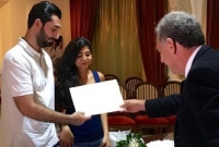 যে দ্বীপে হাজার হাজার মানুষ বিয়ে করতে যায়