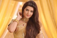 পার্শ্ব অভিনয়শিল্পীদের জন্য কোরবানি দিলেন পরীমনি