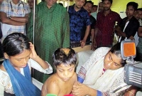 ‌‘আমারে খাইতে দেয় না, শুধু মারে’