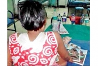 আগুনে ঝলছে শরীর, তবু লড়াই ছাড়তে নারাজ কিশোরী আগুনে ঝলছে শরীর, তবু লড়াই ছাড়তে নারাজ কিশোরী