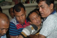 ঘুম থেকে তুলে সন্তানকে কুপিয়ে হত্যা করলেন মা