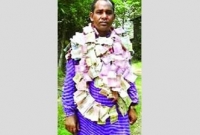 টাকার মালা যেভাবে খরচ করলেন টাঙ্গাইলের বাদশা মিয়া