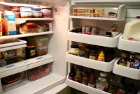 ফ্রিজের ভুল তাকে রাখা ভুল খাবার 'বিষ' হয়ে উঠতে পারে!