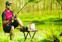 মাছ ধরতে পছন্দ করেন চিত্রনায়ক রিয়াজ