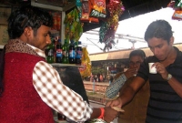 ২০ টাকার জলের বোতল কেনার মাশুল দিতে হতে পারে ৫০০ টাকা