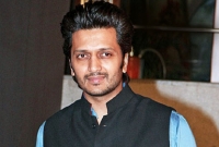 পাকিস্তানি শিল্পীদের ভারত ছাড়ার হুঁশিয়ারি দেয়ায় যা বললেন রীতেশ দেশমুখ