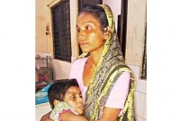 ‘ওরা আমার কইলজার ভিতরে আঘাত দিছে’