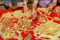 ৫ মিনিটের অপারেশনে ৬০ ভরি স্বর্ণ ও ৩ লাখ টাকা লুট