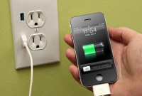 স্মার্টফোন চার্জ দেয়ার সময় এ তিনটি বিষয় মাথায় রাখলে ব্যাটারি বেশিদিন চলবে