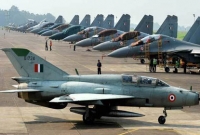 পাকিস্তান সীমান্ত জুড়ে ভারতীয় বিমানবাহিনীর ‘রণ’-মহড়া পাকিস্তান সীমান্ত জুড়ে ভারতীয় বিমানবাহিনীর ‘রণ’-মহড়া