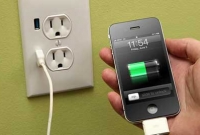 স্মার্টফোনে চার্জ দেওয়ার সময়ে এগুলো মাথায় রাখলে ব্যাটারি বেশিদিন চলবে