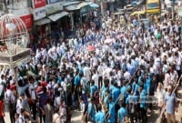 ৬ দফা দাবিতে শিক্ষার্থীদের সড়ক অবরোধ