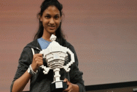 কমলার খোসা দিয়ে উদ্ভাবনের জন্য পুরস্কৃত কিশোরী