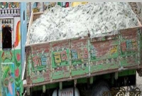  রাস্তার ট্রাক ঢুকে গেল দোকানে, প্রাণ গেল ৩ জনের