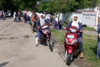 মোটরসাইকেল চালিয়ে কলেজে যায় গ্রামের ছাত্রীরা