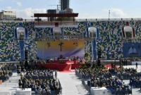 পোপের বিরুদ্ধে চার্চ, অভ্যর্থনায় যা ঘটল